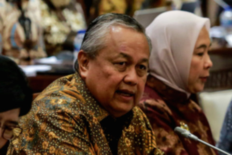 Perry Warjiyo saat memberikan keterangan pers dalam sebuah agenda resmi Bank Indonesia.