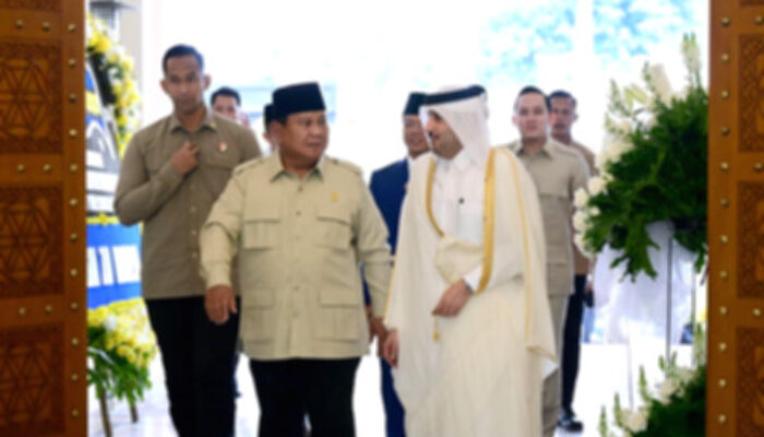 Prabowo Sampaikan Belasungkawa atas Wafatnya Sheikh Hamad di Kedubes Qatar
