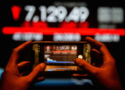 IHSG Terkoreksi Tipis, Rupiah Melemah ke Level Rp17.984 per Dolar AS