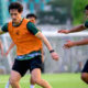 Francisco Rivera saat berlatih bersama skuad Persebaya Surabaya untuk persiapan musim 2026-2027.