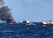 Emosi Ditegur Nakhoda, ABK Bakar Kapal Penumpang di Perairan Aru