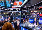 Wall Street Beragam, Saham Nvidia Dorong Kenaikan Indeks Dow Jones