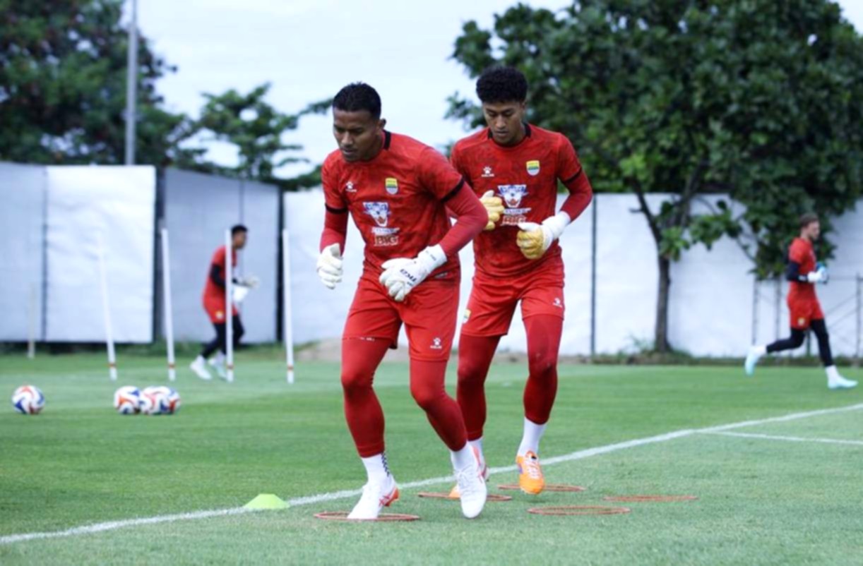 Teja Paku Alam mengikuti sesi latihan intensif Persib Bandung menjelang laga AFC Champions League Two