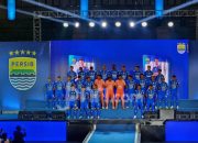 Deputy CEO PT Persib Bandung Bermartabat Adhitia Putra Herawan memberikan keterangan resmi terkait skuad Persib.