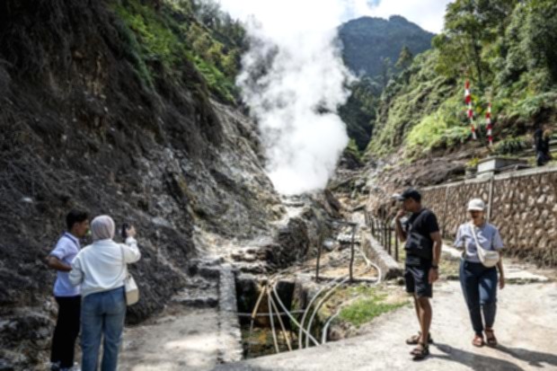 Pemandangan Gunung Ungaran di Kabupaten Semarang yang direncanakan sebagai lokasi pengembangan energi panas bumi.