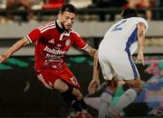 Jay Herdman saat menjalani debut bersama Bali United dalam laga melawan Persib Bandung di Gianyar.