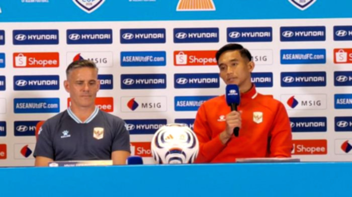 Kapten Timnas Indonesia Rizky Ridho saat sesi latihan persiapan menghadapi Vietnam di Stadion Pakansari.