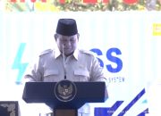 Presiden Prabowo Subianto saat memberikan keterangan dalam acara peluncuran program PLTS di Jembrana, Bali.