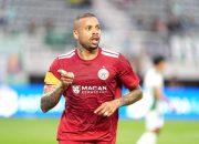 Gustavo Almeida saat mengenakan seragam Persija Jakarta di lapangan hijau.