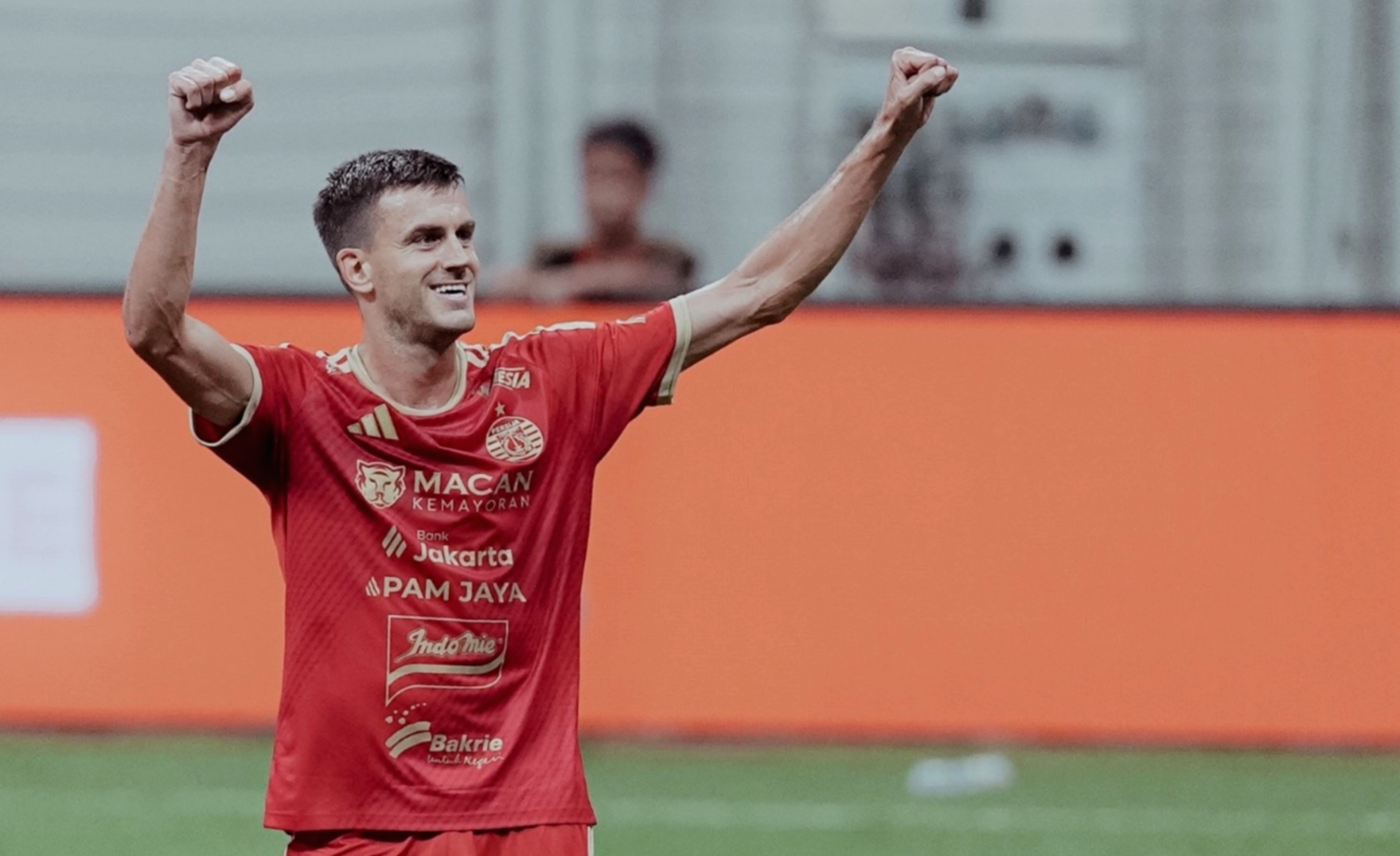 Alexander Jeremejeff merayakan gol saat pertandingan Persija Jakarta melawan Brisbane Roar di JIS