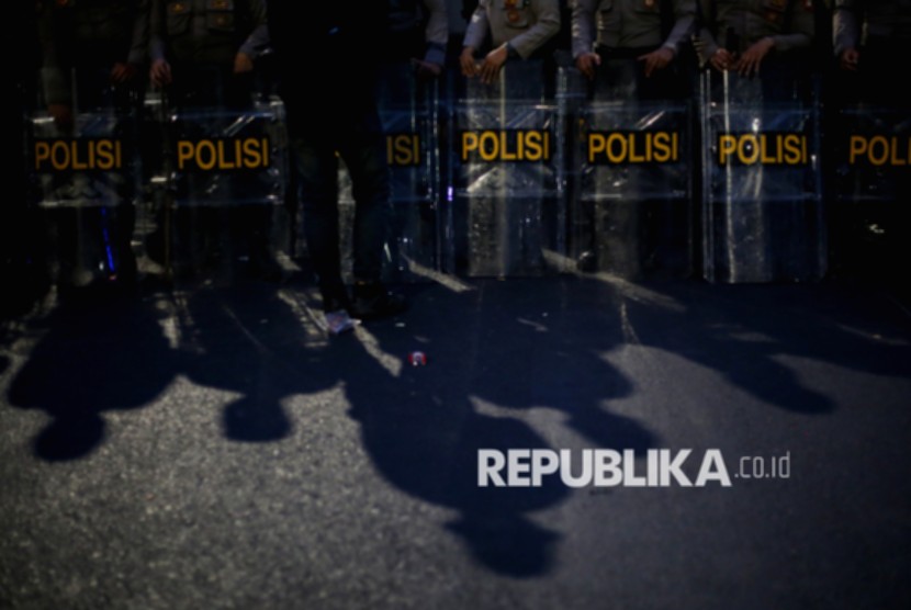 Suasana jalanan di Jakarta yang terpantau ramai dan lancar pasca aksi unjuk rasa di gedung DPR/MPR.