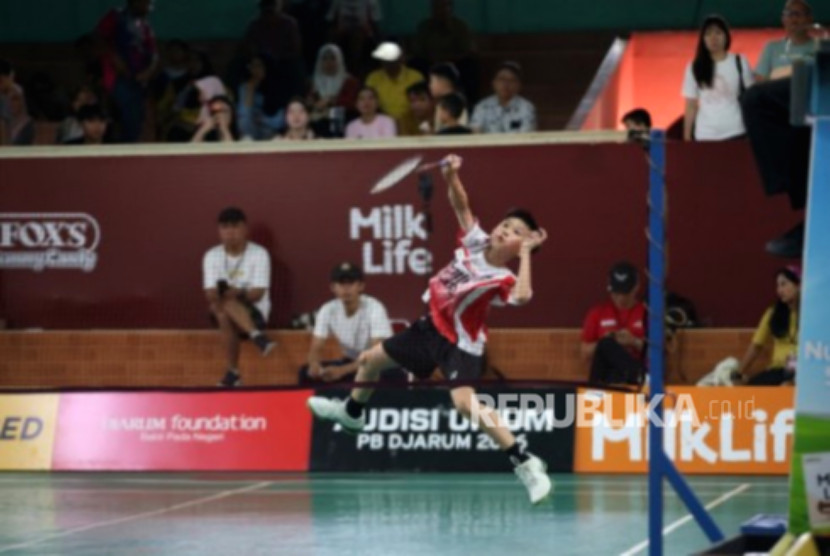 Ratusan peserta mengikuti Audisi Umum PB Djarum 2026 di GOR Dafest, Makassar.