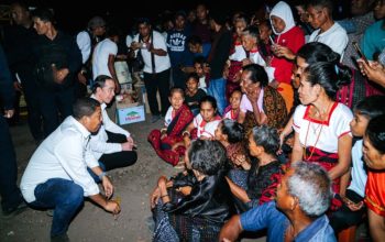 Jokowi Beri Bantuan Semen dan Tandon Air untuk Korban Gempa