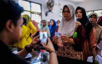 Pemerintah Siapkan Bansos Tunai Rp 5,4 Juta, Berikut Rinciannya