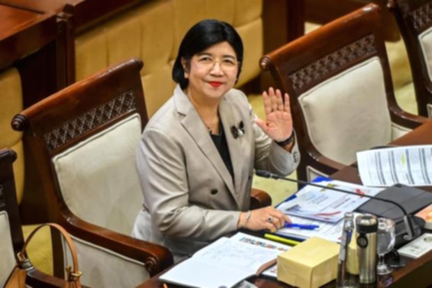 Destry Damayanti saat menjalani prosesi pelantikan sebagai Gubernur Bank Indonesia di Mahkamah Agung.