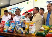 Menteri Perdagangan Budi Santoso memberikan keterangan terkait ketersediaan stok beras nasional di Jakarta.