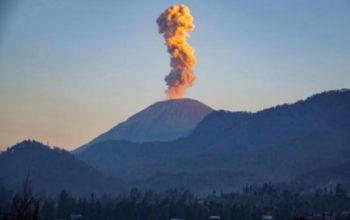 Mengapa Gunung Anak Krakatau, Ibu, Semeru, dan Ili Lewotolok Erupsi?