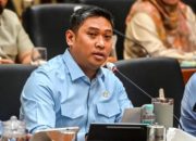 Kepala Badan Gizi Nasional Sudaryono memberikan keterangan pers terkait program Makan Bergizi Gratis di Gedung DPR