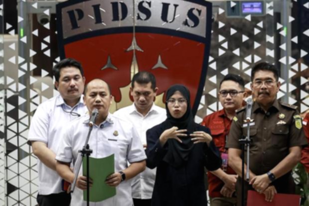 Gedung Kejaksaan Agung RI di Jakarta dengan logo institusi yang terlihat jelas