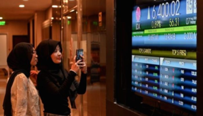 IHSG Menguat ke 6.686, Saham Grup Merdeka Melesat Tinggi