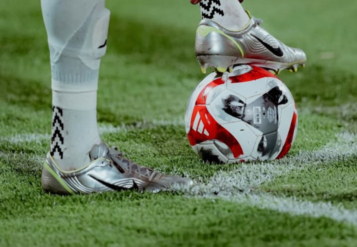 Pertandingan sepak bola Super League 2026-2027 di stadion Indonesia