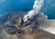 Erupsi Anak Krakatau Dorong Lonjakan Saham KAEF, OMED, dan DKHH