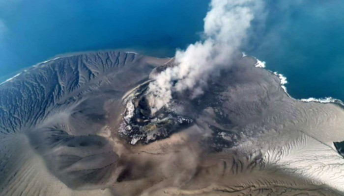 Erupsi Anak Krakatau Dorong Lonjakan Saham KAEF, OMED, dan DKHH