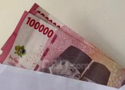 Antrean warga Semarang yang mengajukan pembaruan data kesejahteraan sosial untuk akses bantuan pemerintah