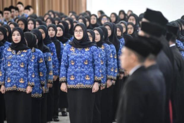 Menteri Keuangan Purbaya Yudhi Sadewa memberikan keterangan pers terkait isu penyaluran gaji ASN