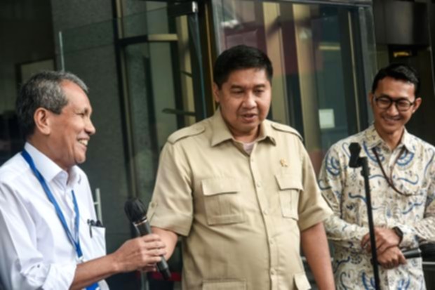 Menteri Perumahan Maruarar Sirait saat memberikan keterangan di depan awak media.