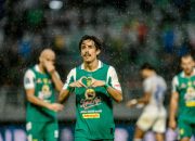 Gelandang Persebaya Surabaya, Francisco Rivera, saat sesi latihan sebelum laga pembuka Super League 2026/27.