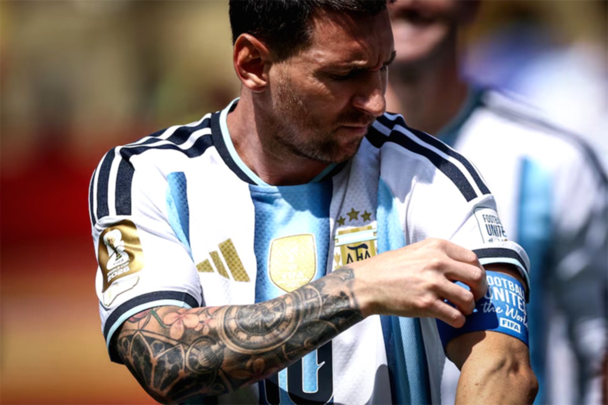Lionel Messi saat mengenakan seragam Timnas Argentina di lapangan hijau