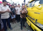 Mendagri dan Menteri PKP Lepas 125 Truk Distribusikan Genteng ke Daerah