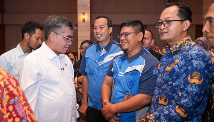 Menaker Yassierli Ajak Perusahaan di Bekasi Serap Tenaga Kerja Disabilitas